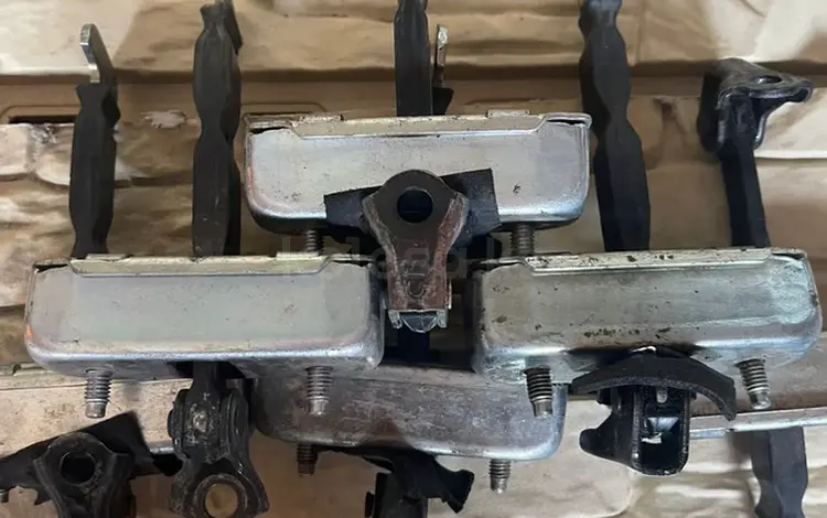 Ограничитель двери на Toyota Land Cruiser Prado 150 за 20 000 тг. в Алматы