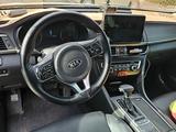 Kia K5 2018 года за 7 900 000 тг. в Актау – фото 2