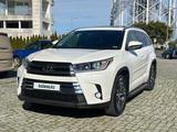 Toyota Highlander 2019 года за 12 300 000 тг. в Актобе – фото 3