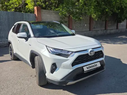 Toyota RAV4 2025 года за 22 450 000 тг. в Караганда