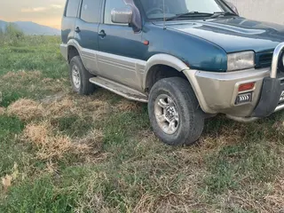 Nissan Mistral