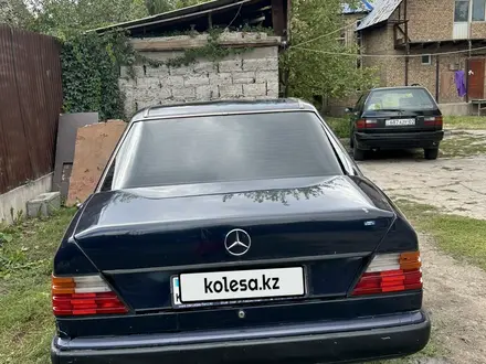 Mercedes-Benz E 260 1987 года за 700 000 тг. в Алматы – фото 4