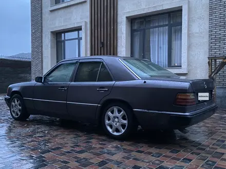 Mercedes-Benz E 260 1993 года за 1 600 000 тг. в Алматы – фото 3