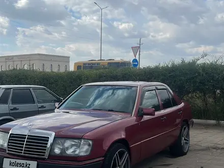 Mercedes-Benz E 300 1990 года за 1 250 000 тг. в Актобе – фото 12