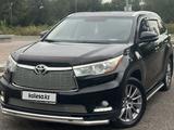 Toyota Highlander 2014 года за 15 300 000 тг. в Астана