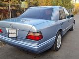 Mercedes-Benz E 280 1994 года за 1 900 000 тг. в Алматы – фото 4