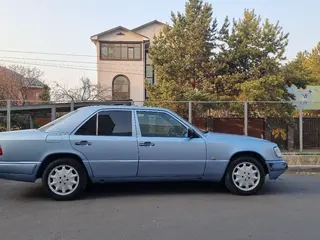 Mercedes-Benz E 280