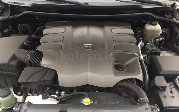 Двигатель на Toyota Land Cruiser 200 1UR-FE 4.6л за 100 тг. в Караганда