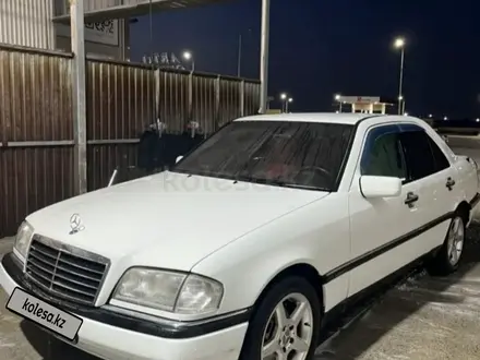 Mercedes-Benz C 200 1994 года за 1 800 000 тг. в Астана