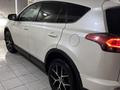 Toyota RAV4 2017 годаfor11 500 000 тг. в Атырау – фото 4