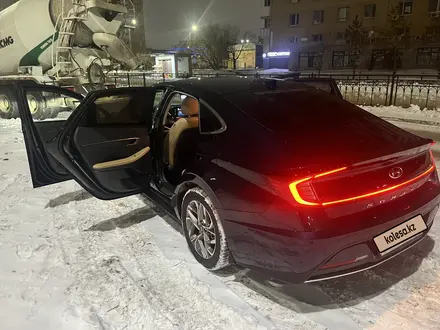 Hyundai Sonata 2022 года за 12 000 000 тг. в Астана – фото 3