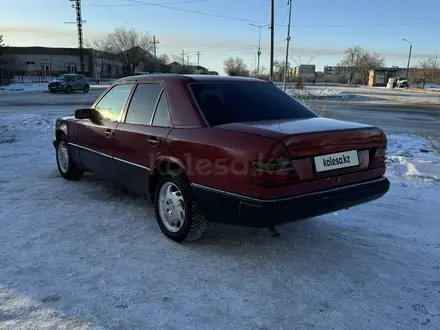 Mercedes-Benz E 200 1993 года за 1 500 000 тг. в Жезказган – фото 6