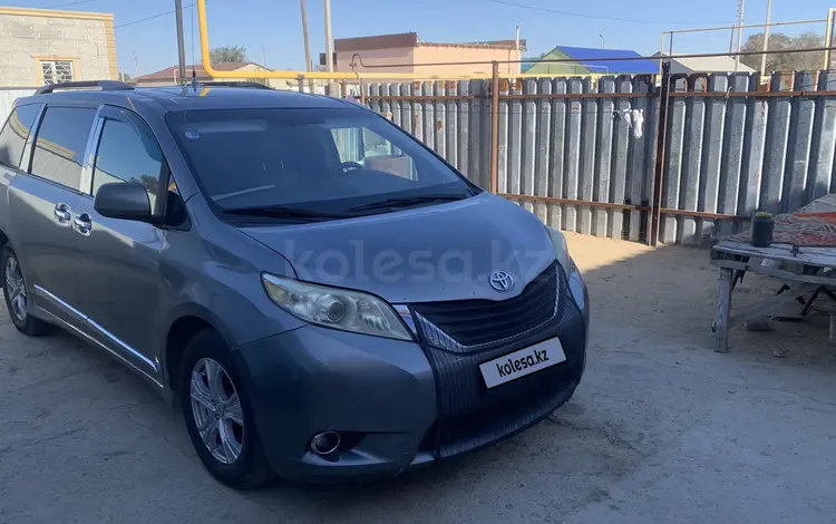 Toyota Sienna 2010 годаfor10 500 000 тг. в Атырау