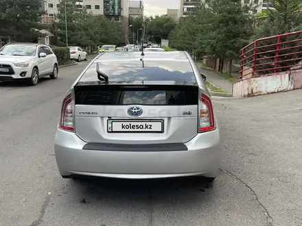 Toyota Prius 2015 года за 6 777 000 тг. в Алматы – фото 3