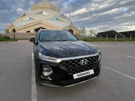 Hyundai Santa Fe 2020 года за 13 000 000 тг. в Астана – фото 3