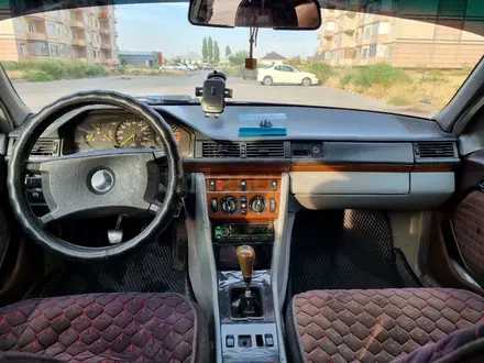 Mercedes-Benz E 200 1992 года за 1 350 000 тг. в Тараз – фото 11