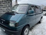 Volkswagen Multivan 1995 года за 2 900 000 тг. в Семей