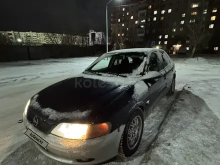 Opel Vectra 1997 года за 1 100 000 тг. в Караганда – фото 4