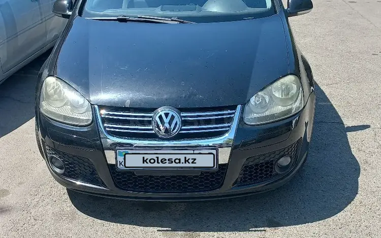 Volkswagen Golf 2004 годаүшін3 400 000 тг. в Алматы