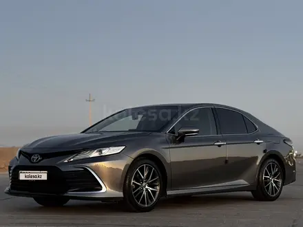 Toyota Camry 2021 года за 17 000 000 тг. в Алматы