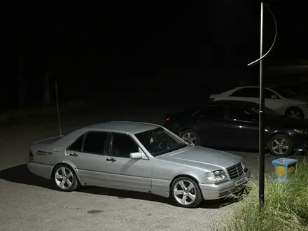 Mercedes-Benz S 320 1997 года за 3 300 000 тг. в Тараз – фото 2