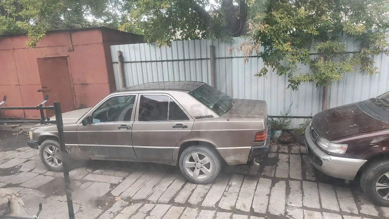 Mercedes-Benz 190, 1988
