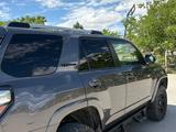Toyota 4Runner 2016 годаүшін15 500 000 тг. в Жанаозен – фото 3