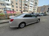 Toyota Camry 2014 года за 8 300 000 тг. в Актобе – фото 5