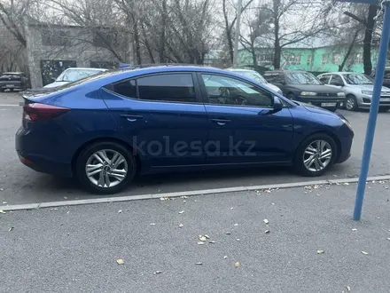 Hyundai Elantra 2020 года за 7 900 000 тг. в Алматы – фото 3