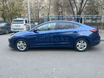 Hyundai Elantra 2020 года за 7 900 000 тг. в Алматы – фото 2