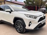 Toyota RAV4 2022 года за 20 000 000 тг. в Караганда