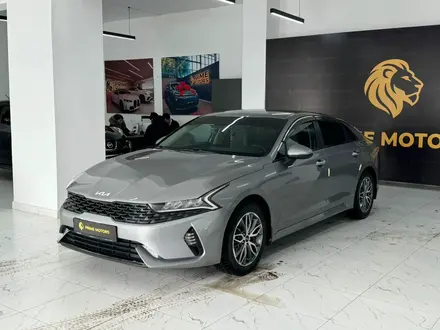 Kia K5 2022 года за 9 800 000 тг. в Павлодар