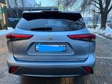 Toyota Highlander 2021 года за 24 000 000 тг. в Алматы – фото 2