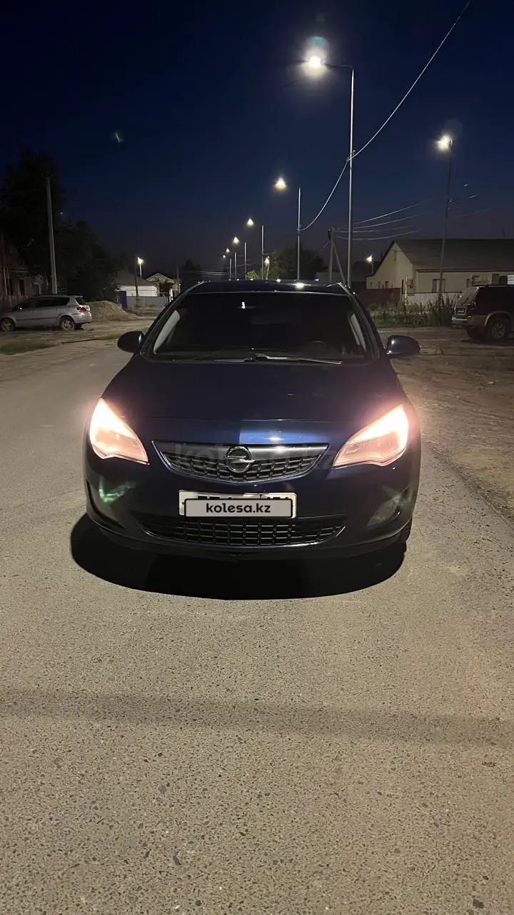 Opel Astra, 2012