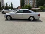 Mercedes-Benz E 240 2002 годаүшін6 000 000 тг. в Актобе – фото 4