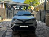 Toyota RAV4 2018 года за 14 000 000 тг. в Шымкент – фото 2