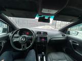 Volkswagen Polo 2012 года за 4 000 000 тг. в Уральск – фото 2