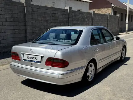 Mercedes-Benz E 320 2000 года за 4 200 000 тг. в Шымкент – фото 4