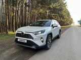 Toyota RAV4 2020 года за 19 900 000 тг. в Петропавловск
