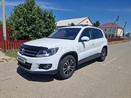 Volkswagen Tiguan 2015 года за 7 000 000 тг. в Атырау