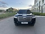 Toyota Land Cruiser 2024 года за 58 000 000 тг. в Астана – фото 2