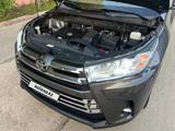 Toyota Highlander 2019 года за 14 500 000 тг. в Актобе