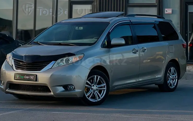 Toyota Sienna 2016 года за 13 500 000 тг. в Актау