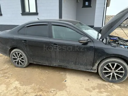 Volkswagen Jetta 2015 года за 5 300 000 тг. в Актау – фото 3