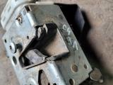 Замок задний левый на Ауди 100 С4 за 5 000 тг. в Рудный – фото 2