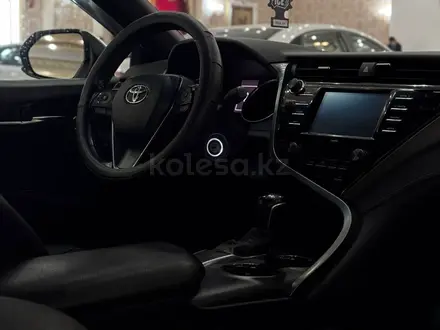 Toyota Camry 2020 года за 14 890 000 тг. в Алматы – фото 7