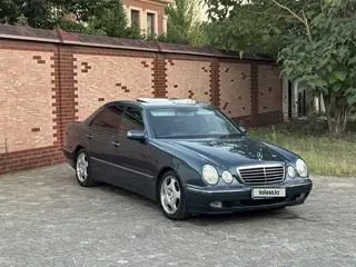 Mercedes-Benz E 320