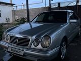 Mercedes-Benz E 230 1998 годаfor2 800 000 тг. в Шардара – фото 2