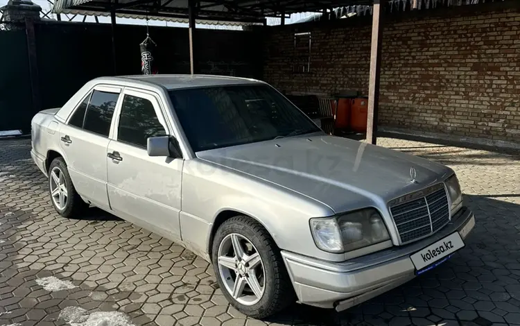 Mercedes-Benz E 220 1994 года за 2 100 000 тг. в Алматы