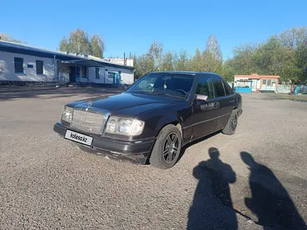 Mercedes-Benz E 200 1993 года за 1 600 000 тг. в Петропавловск